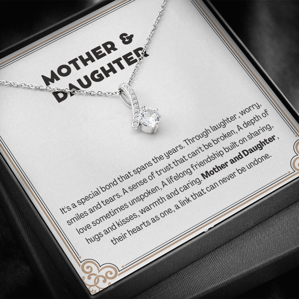 Alluring Beauty Yellow and White Gold Mother and Daughter Necklace with Message card