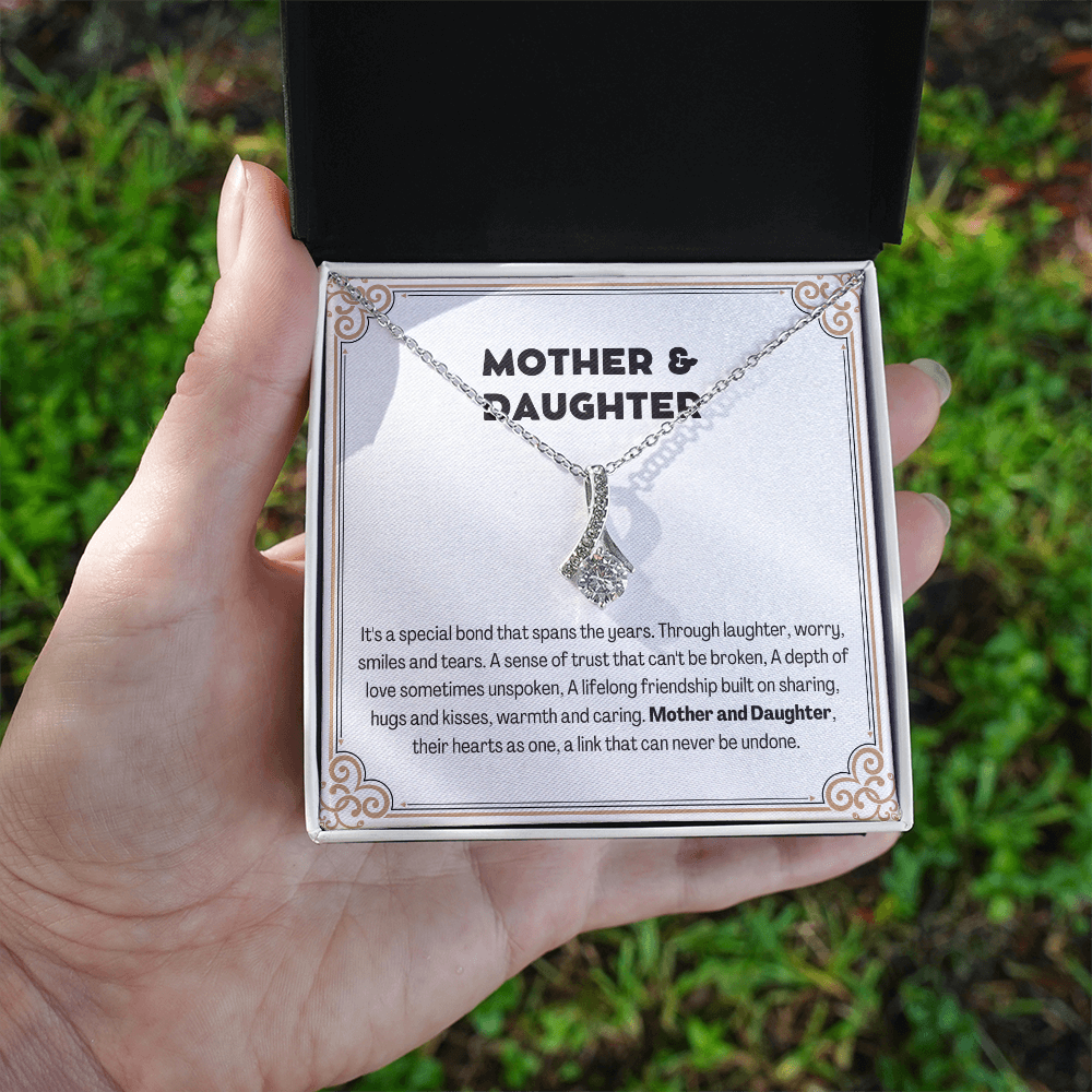 Alluring Beauty Yellow and White Gold Mother and Daughter Necklace with Message card