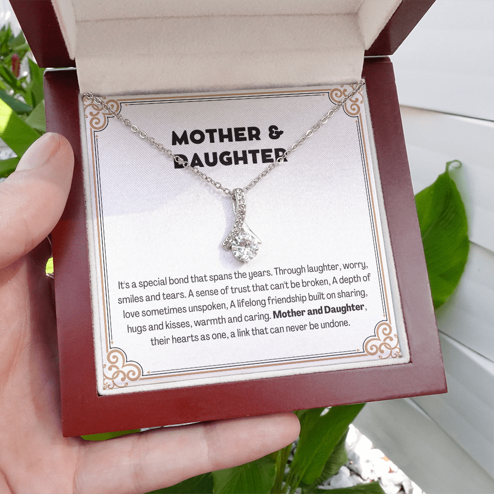 Alluring Beauty Yellow and White Gold Mother and Daughter Necklace with Message card